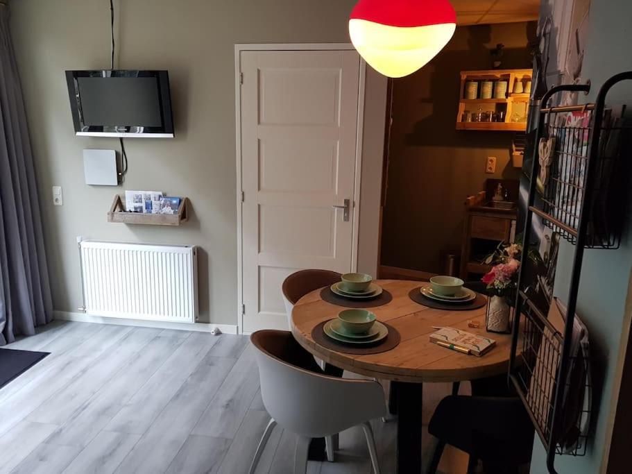 Appartement De Oliekan Medium Lemmer Eksteriør billede